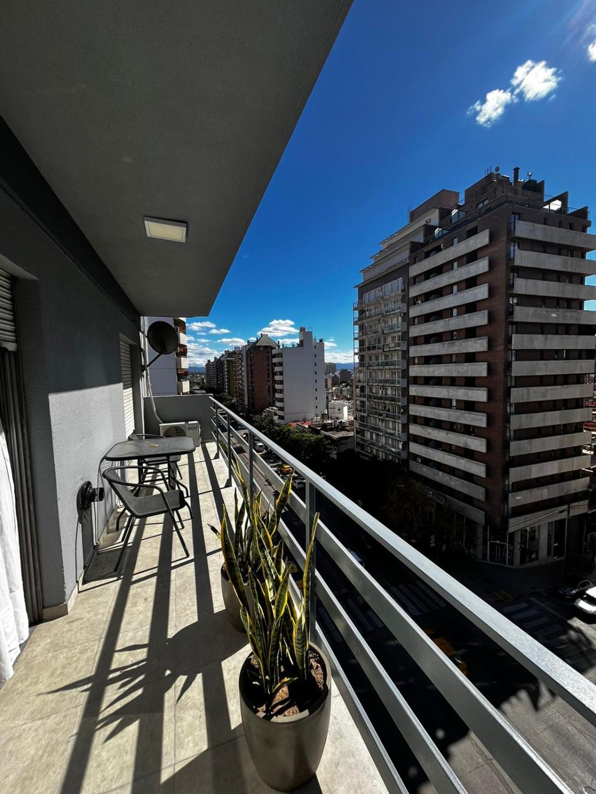 Apartment El Abrojal 3 - Dpto 1 A 3 Cuadras Patio Olmos Cordoba